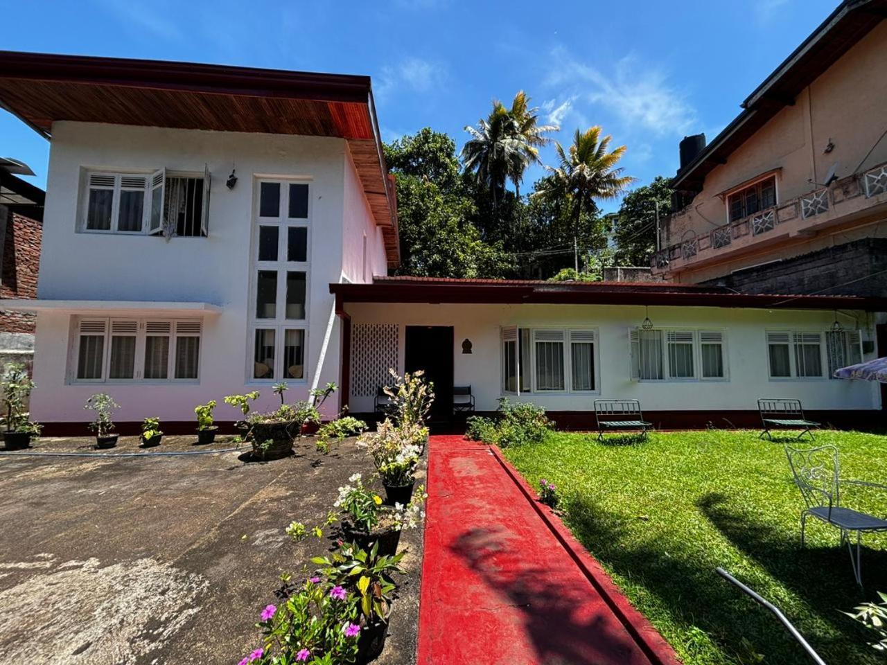 No 06 Veediya Bandara Lane Bahirawakanda Kandy Eksteriør bilde
