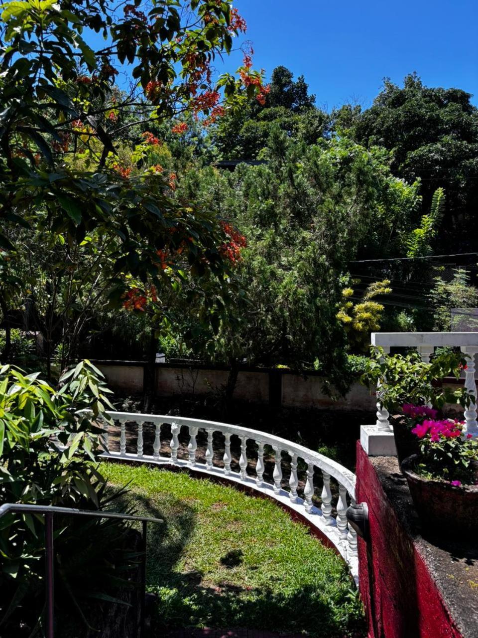 No 06 Veediya Bandara Lane Bahirawakanda Kandy Eksteriør bilde